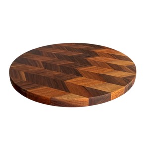 Tabla giratoria Lazy Susan de madera hecha a mano con logotipo personalizado, de calidad comercial, para servir queso, frutas, charcutería y en fiestas. - Product Image 1