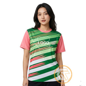 T-shirt personnalisé Alpha Kappa pour femmes, écologique, respirant, rose et vert, vêtements grecs d'été - Product Image 1