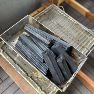 Vente en gros bon marché de charbon de bois de briquette de sciure de bois du Vietnam emballage personnalisé charbon de bois de barbecue de sciure de bois sans fumée - Product Image 1