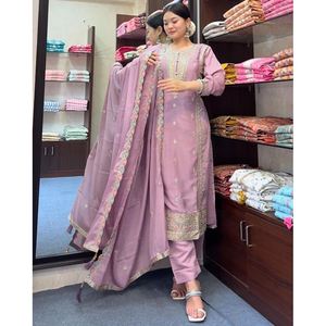 ชุดงานปักลายผ้าไหมผ้าลายชีนอนพร้อมชุดสีชมพู - Product Image 3