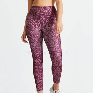 Leggings de sublimation pour femmes, qualité export premium, service OEM, best-seller, fabriqués au Pakistan avec les meilleurs matériaux - Product Image 4