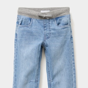 Jean en denim délavé bleu clair coupe droite tendance avec taille élastique, taille mi-haute, longueur complète, style décontracté pour garçons, fabriqué au Bangladesh - Product Image 5