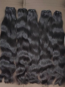Extensiones de cabello para mujer de estilo elegante con superficie brillante y sensación ligera, perfectas para un look de fiesta y boda, procedentes de la India. - Product Image 6
