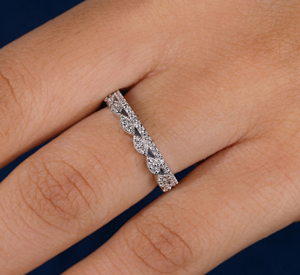 Bague de mariage pour femme en or 14 carats plaqué rhodium, diamant de laboratoire tressé vintage taille brillant rond 0,47 carat - Product Image 4