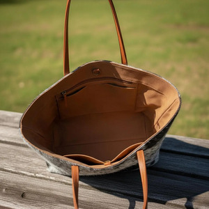 Sac de voyage extérieur léger en cuir de vachette véritable fait main, personnalisable avec logo, qualité export, vente en gros, mode - Product Image 3