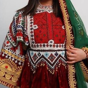 Ensemble de robe brodée à la main de style pakistanais, plusieurs couleurs, manches longues, dupatta vert, toutes saisons, tenue pour l'Aïd, matière en mousseline de soie - Product Image 6