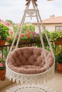 Fauteuil suspendu en macramé blanc avec coussin rose, chaise hamac bohème pour balcon, fauteuil suspendu fait main, décoration d'intérieur bohème confortable - Product Image 3