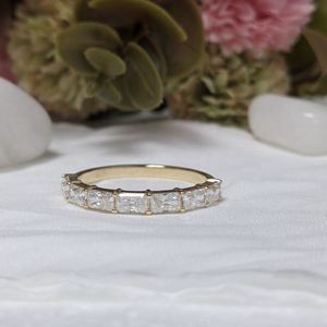 Anillo de boda de media eternidad con diamante cultivado en laboratorio de corte radiante de 1.90 quilates, oro amarillo de 14k, anillo a juego, regalo de aniversario para mujer - Product Image 1