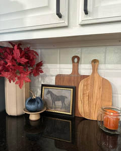 Tabla de cortar de madera ecológica de primera calidad con borde natural, bloque de corte de cocina de estilo único para preparar y servir alimentos - Product Image 4