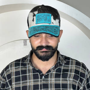 Casquette de baseball et casquette trucker de style occidental avec bordure florale en cuir turquoise et cuir de vachette travaillé à la main, et fermeture snapback réglable - Product Image 2
