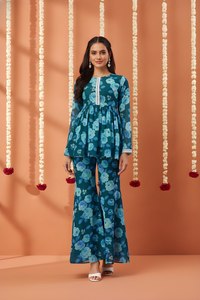 Ensemble Kurta Sharara en Georgette Imprimée Bleue, Manches Longues, Longueur Hanche, Tenue de Fête Entièrement Cousue, Vêtement Ethnique Disponible - Product Image 5