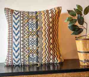 Housse de coussin à motifs ethniques bohèmes, brodée à la main, géométrique, texturée, 20x20 - Product Image 6