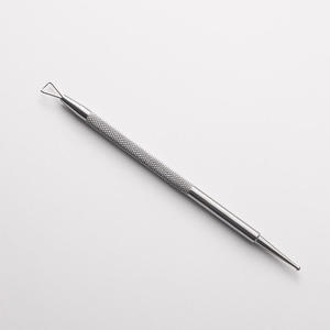 Empujador de Cutículas de Doble Cabeza Triangular de Acero Inoxidable, Raspador para Remover Esmalte de Gel, Herramienta de Cuidado Personal y Arte, con Logotipo Personalizado - Product Image 1