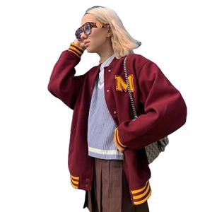 Chaqueta Varsity de Invierno Transpirable de Calidad Personalizada para Hombre y Mujer con Forro de Algodón - Product Image 2