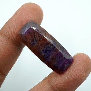 พลอยทับทิมสีชมพูทรงเหลี่ยม 78.40 กะรัต ทรงคุชชั่นธรรมชาติ 34x15x12 มม. HAYAAT GEMS สำหรับทำเครื่องประดับ - Product Image 1