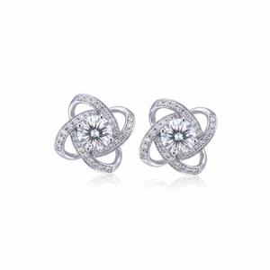 Boucles d'oreilles clous tendance pour femme en argent plaqué or, avec diamants de laboratoire, motif floral entrelacé, en or pur 10 carats - Product Image 1