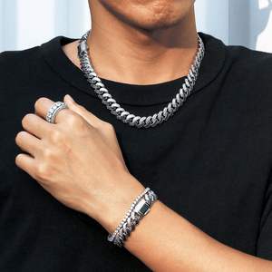 Cadena Cubana de Dos Tonos con Diamantes Blancos Incrustados - Product Image 1