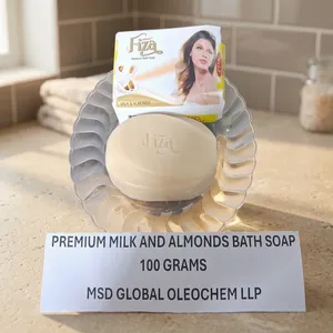 Savon de bain premium au lait et aux amandes 100g, barre hydratante - Product Image 3