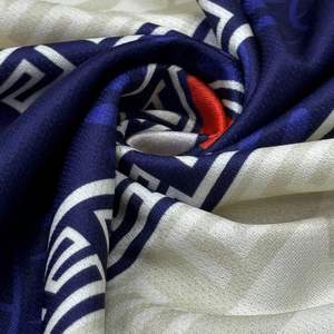 Maillots de football personnalisés OEM/ODM avec design sublimé, nom et numéro du joueur imprimés, en polyester respirant, col rond - Product Image 5