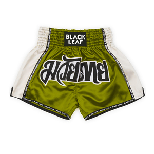 Shorts de Muay Thai personnalisés avec logo vert, unisexe, pour adultes, vêtements de boxe, coupe classique, broderie imprimée, 100% soie, légers et respirants - Product Image 1
