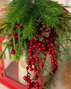 Farol Navideño Moderno de Metal Rojo con Velas LED sin Llama, Decoración con Piñas y Bayas, Farol Decorativo de Navidad para Exhibición en Exteriores - Product Image 5