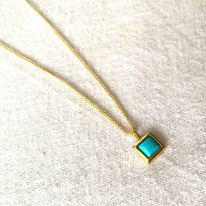 Colgante Cuadrado de Turquesa en Plata de Ley Bañada en Oro, Joyería de Turquesa, Piedra de Nacimiento de Diciembre, Proveedor Mayorista - Product Image 2