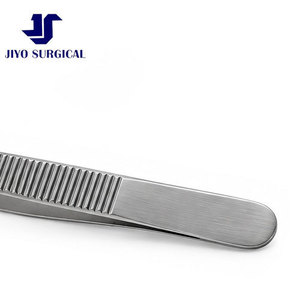Pinzas Quirúrgicas Barraquer Cilia BC-7654 de 4.375 Pulgadas, Finas, Ligeramente Anguladas, Puntas Lisas, Mango Plano, Reutilizables, Certificación CE - Product Image 4