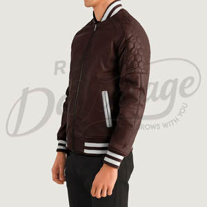 Chaqueta Bomber de Cuero Marrón para Hombre con Mangas Acolchadas en Forma de Panal y Puños Acanalados a Rayas, Prenda Deportiva Premium - Product Image 5