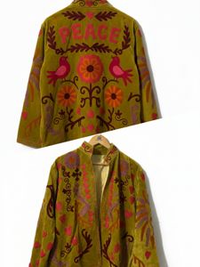 Chaqueta Bomber de Terciopelo Rosa con Bordado Suzani, Estilo Hippie Vintage, Cálida para Invierno, Ecológica, con Estampado Floral y Letras, Regalo - Product Image 2