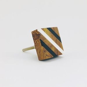Boutons modernes et rustiques en résine et en bois pour tiroirs et organisateurs de placards - Product Image 1