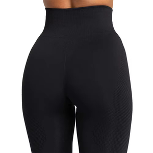 Leggings de yoga taille haute longueur intégrale, noirs unis, sans coutures, extensibles, pour femme, tenue de sport et de gym - Product Image 4