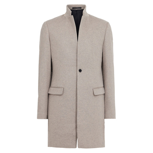 Manteau long classique pour homme avec texture lisse, coupe structurée et détails élégants pour les collections de mode formelle - Product Image 6
