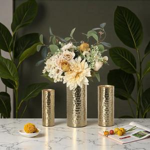 Jarrón de Metal Contemporáneo para Arreglos Florales, Adorno Interior Premium para el Hogar y la Oficina - Product Image 4