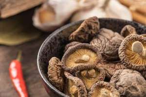 CHAMPIGNON SHITAKE SEC TIGE CHAMPIGNONS SHITAKE PIEDS EN GROS PRIX BON MARCHÉ - Product Image 4