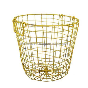 Cesta de fruta de metal vintage con encanto rústico construido con hierro resistente ideal para la exhibición de artículos frescos en la encimera - Product Image 2