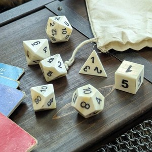 Jeu de dés aux formes géométriques, en coquillage naturel, fait main, vintage, cubes numérotés, finition lisse, pièces de jeu de table - Product Image 2