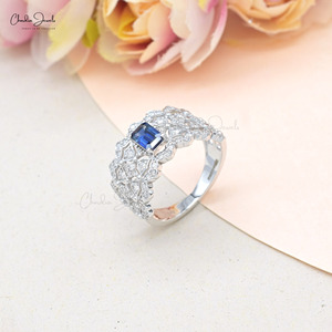 Bague en or blanc massif 14 carats avec saphir bleu véritable taille octogonale 6x4mm et grappe de diamants, bague statement pavée, bijoux certifiés IGI - Product Image 5