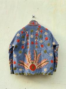 Veste en velours gris pour femmes, broderie florale Suzani, manches longues, col montant, faite à la main, style bohème, vêtement d'extérieur pour l'automne - Product Image 5