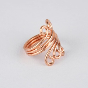 Bague spirale en cuivre au design unique, bague minimaliste en spirale de cuivre pour femmes - Product Image 2