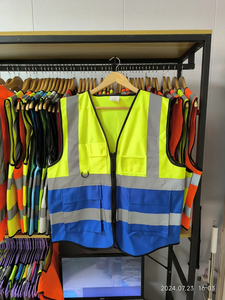 Chaleco de seguridad azul de alta visibilidad con rayas reflectantes, chaleco de trabajo unisex con bolsillos y correa ajustable - Product Image 3