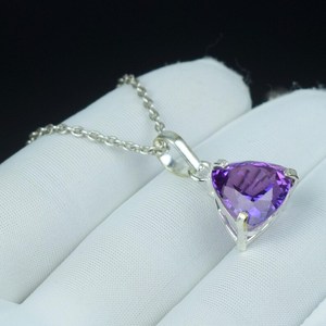 Pendentif de luxe bicolore en tanzanite, fait main, triangle, pierre précieuse à changement de couleur, collier, cadeau pierre de naissance de décembre - Product Image 6