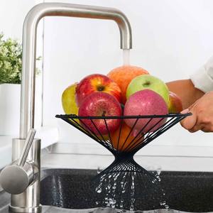 Cesta para frutas de metal negro mate, la más vendida, crea un entorno de cocina organizado y sin desorden. - Product Image 2