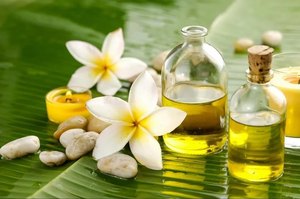 Suministro Directo de Fábrica, Aceite Absoluto de Frangipani Floral Natural para Perfumes, Aromas de Lujo y Formulaciones Aromáticas - Product Image 2