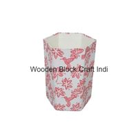 Poubelle décorative ouverte faite à la main en carton PP imprimé au bloc, avec enveloppe en tissu 100 % coton.