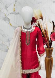 Nouvelle collection tendance : Ensemble haut en soie Fendy, sharara et dupatta, style de soirée de créateur - Product Image 6