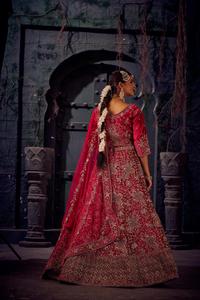 Velours de luxe nuptiale Lehenga pleine broderie de pierre Jarkan lourde idéale pour les mariages vêtements de mariée traditionnels élégants - Product Image 2