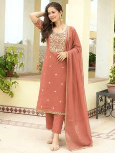 Ensemble Salwar Kameez Brodé Droit pour Femme – Tenue Ethnique Élégante avec Kurta, Pantalon et Dupatta - Product Image 1