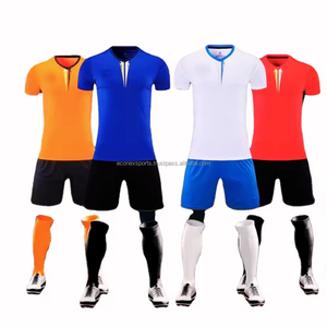 Uniforme de football pour hommes de haute qualité en gros personnalisé maillot de football rétro vêtements d'entraînement de club d'équipe avec technique de sublimation - Product Image 1