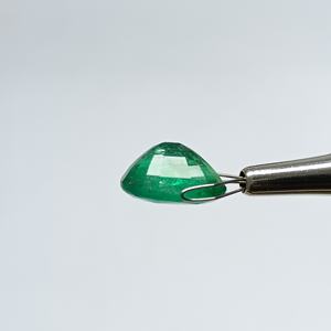Émeraude ovale verte de 9,10 carats provenant de la Zambie (10,25 Ratti) - Product Image 4