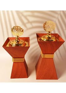 Brûleur d'encens en bois de santal fait main avec calligraphie arabe dorée, support décoratif religieux en bois, utilisation toute saison - Product Image 1